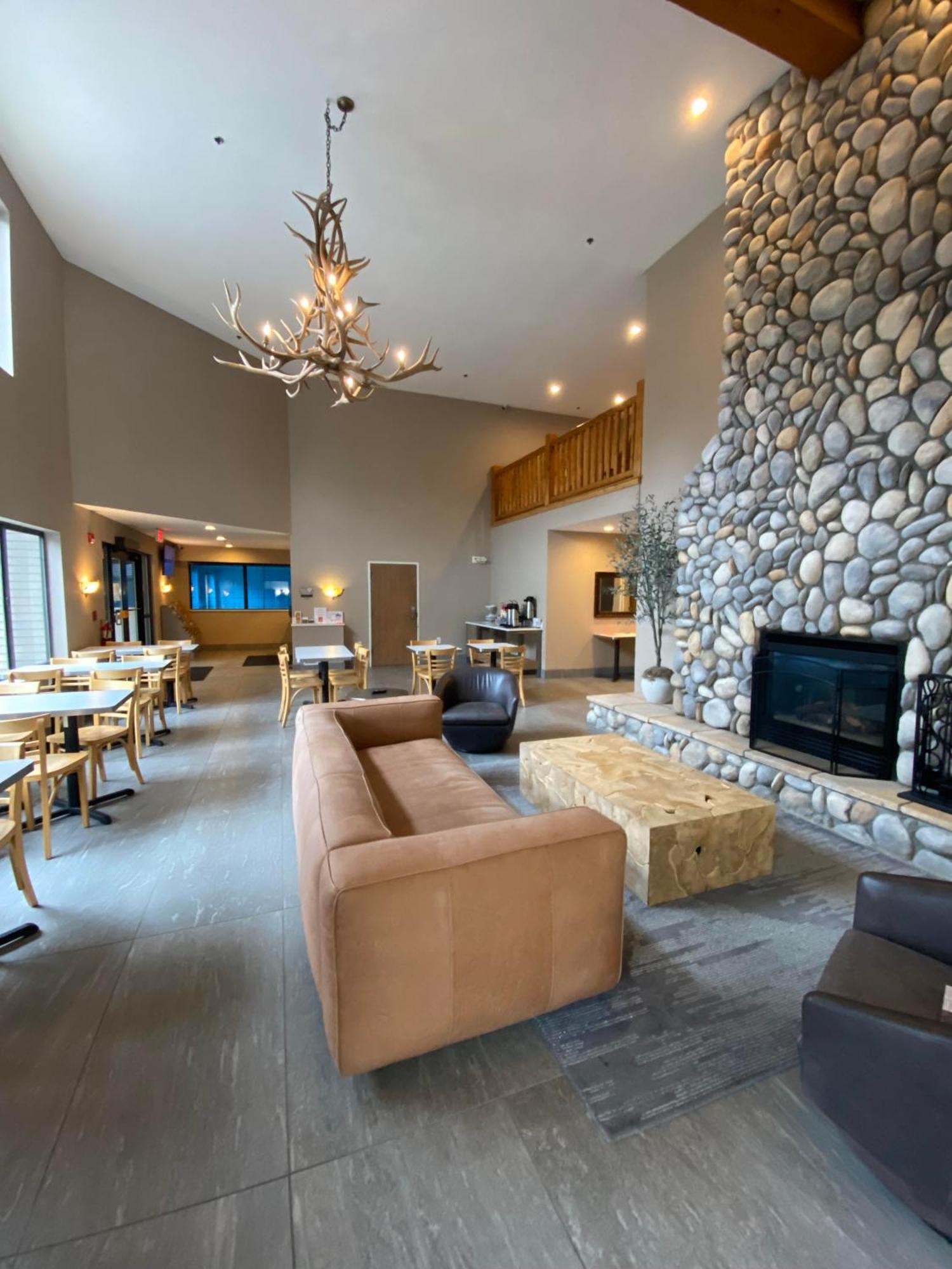 Beachfront Hotel 호튼 레이크 외부 사진