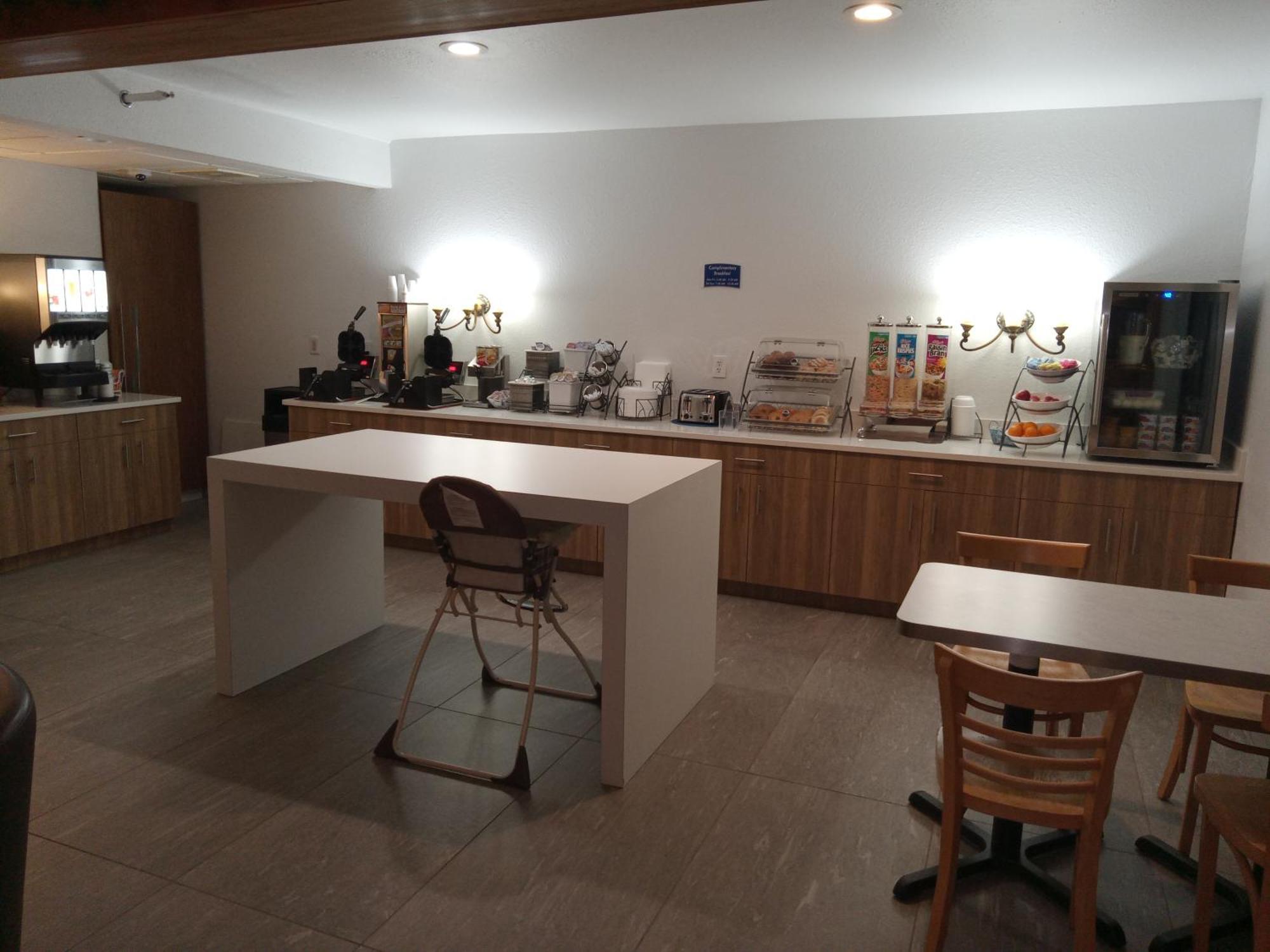 Beachfront Hotel 호튼 레이크 외부 사진