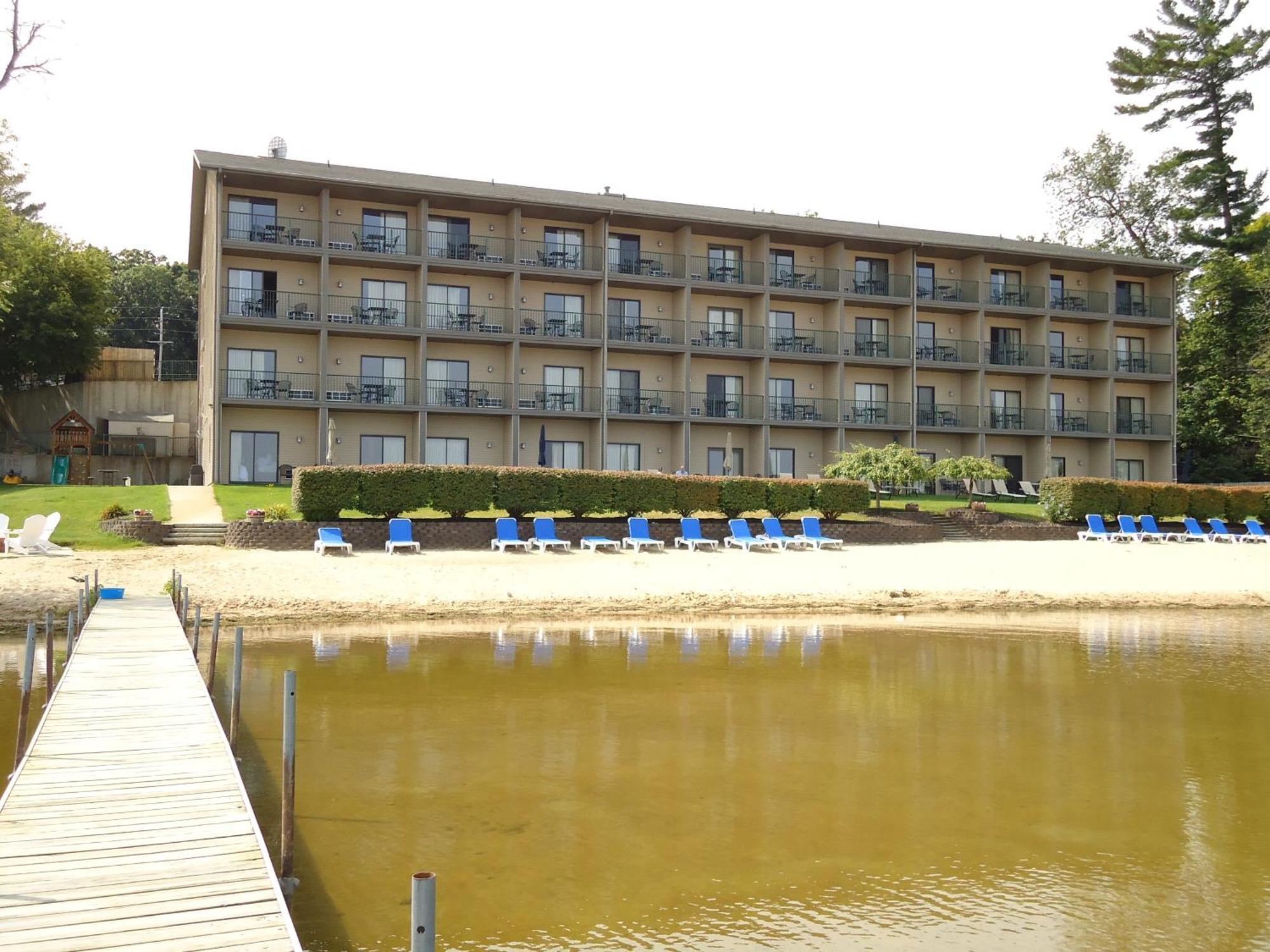 Beachfront Hotel 호튼 레이크 외부 사진