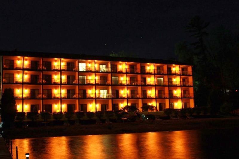 Beachfront Hotel 호튼 레이크 외부 사진