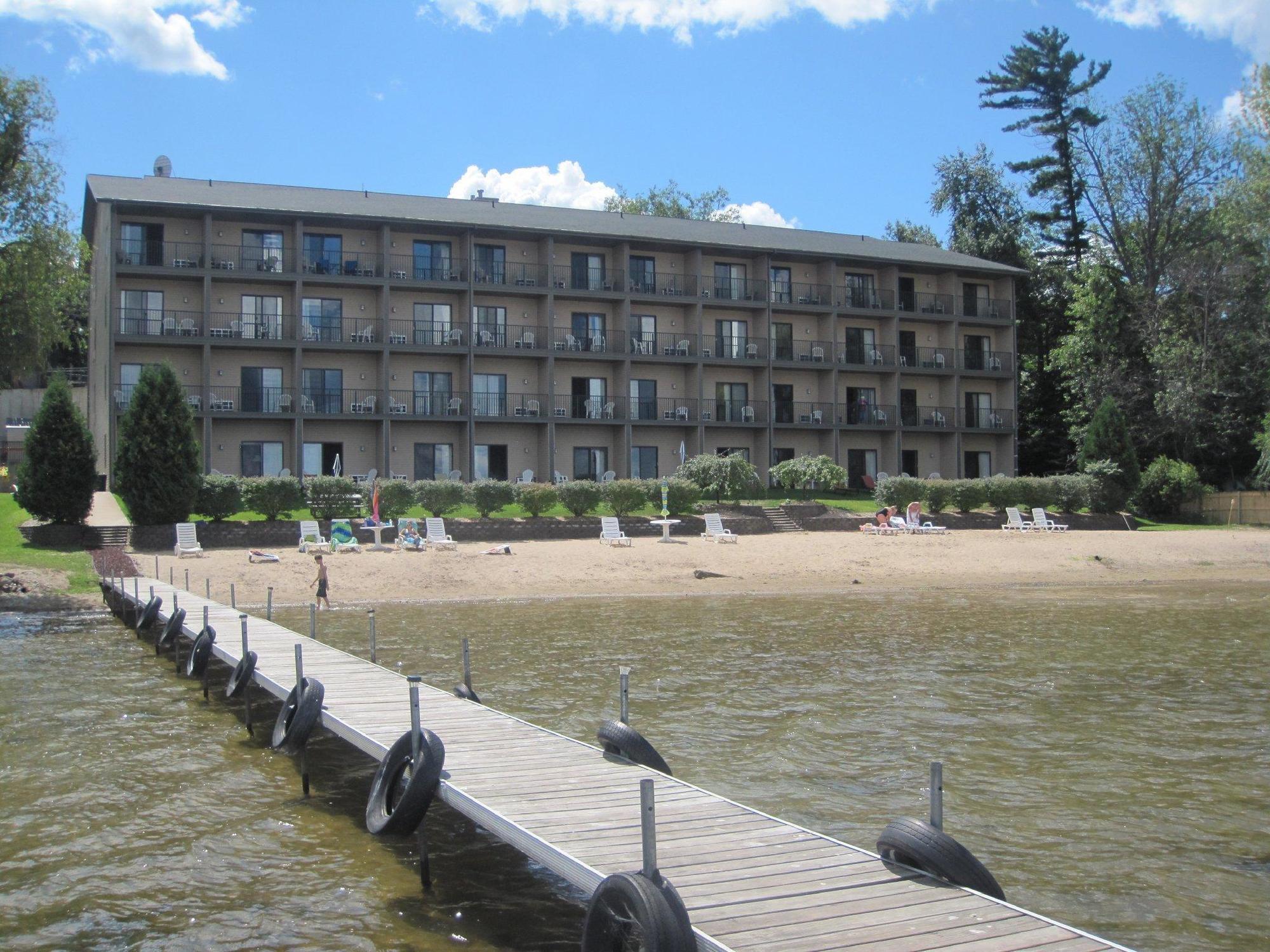 Beachfront Hotel 호튼 레이크 외부 사진
