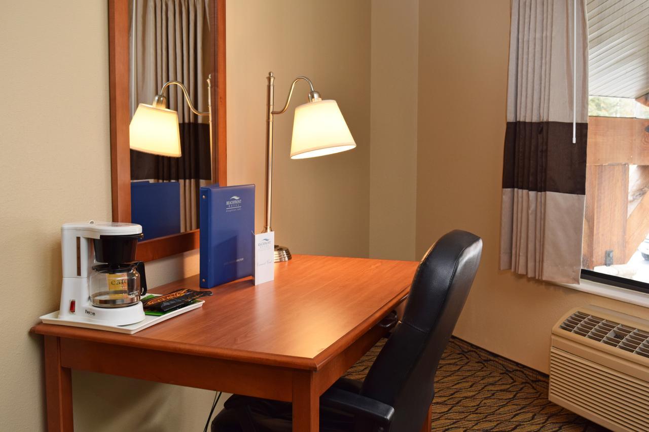 Beachfront Hotel 호튼 레이크 외부 사진