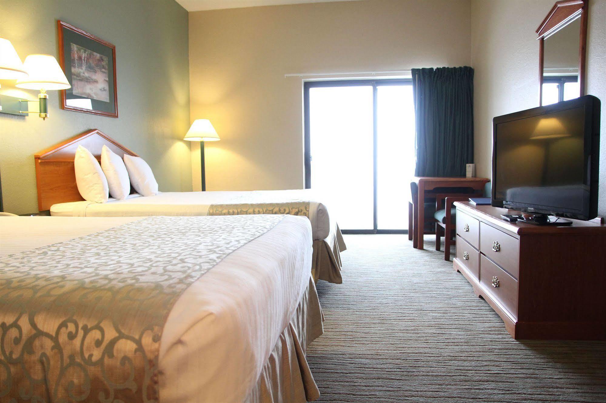Beachfront Hotel 호튼 레이크 외부 사진