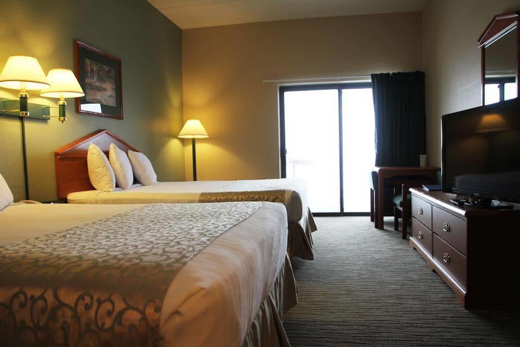 Beachfront Hotel 호튼 레이크 외부 사진